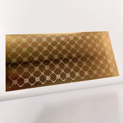 Macchina di incisione laser a fibra ottica a cinque assi per la decorazione di piastre in acciaio inossidabile